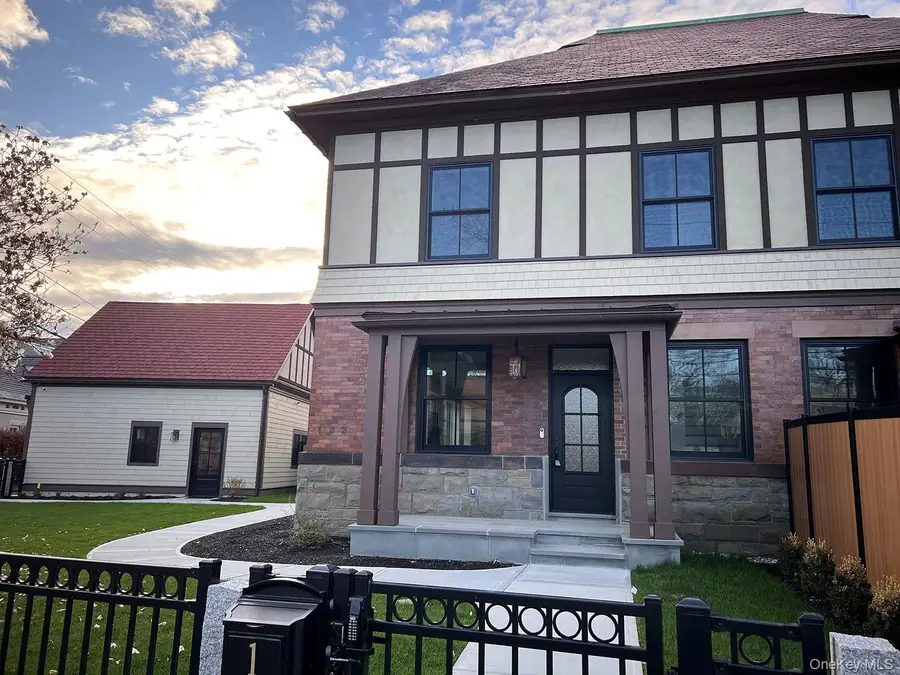 122 Regent Street #2, Saratoga Springs, NY 12866 - #3