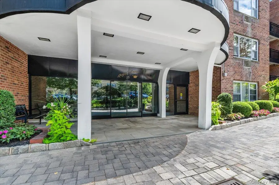 25 Chapel Place #1H, Great Neck, NY 11021 - #3