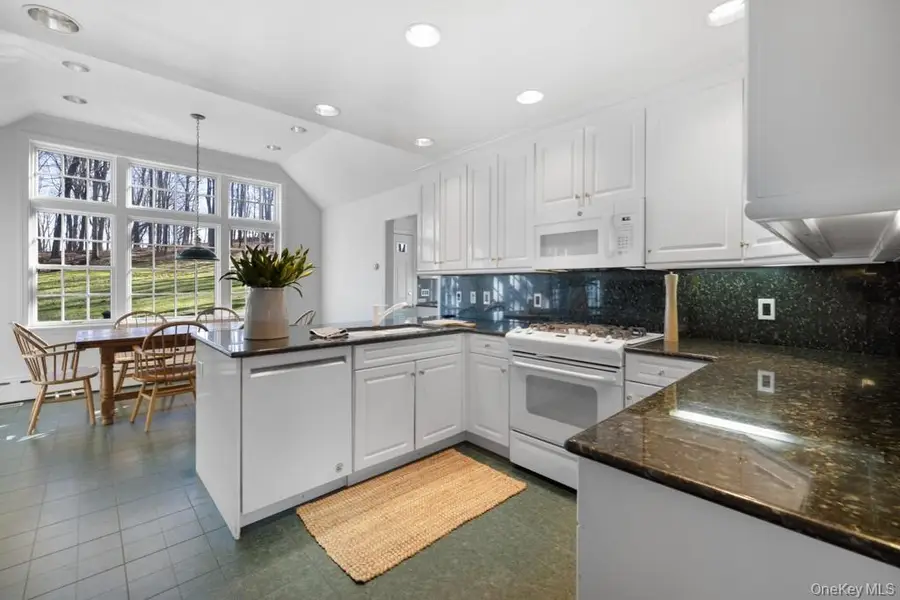 24 Tarleton Road, Bedford, NY 10506 - Image #3