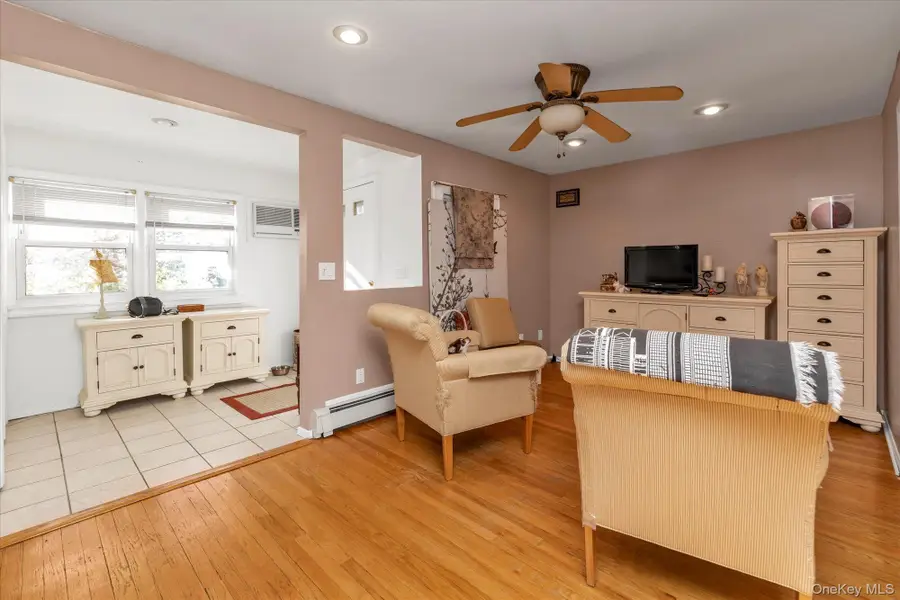 303 Oak Street, South Hempstead, NY 11550 - Image #2