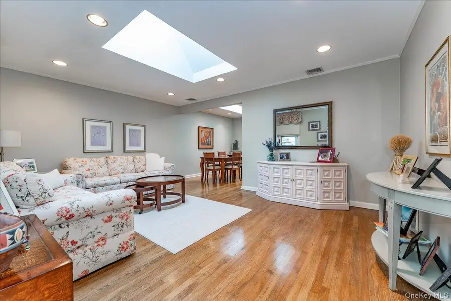 313 Forest Avenue, Woodmere, NY 11598 - Image #3