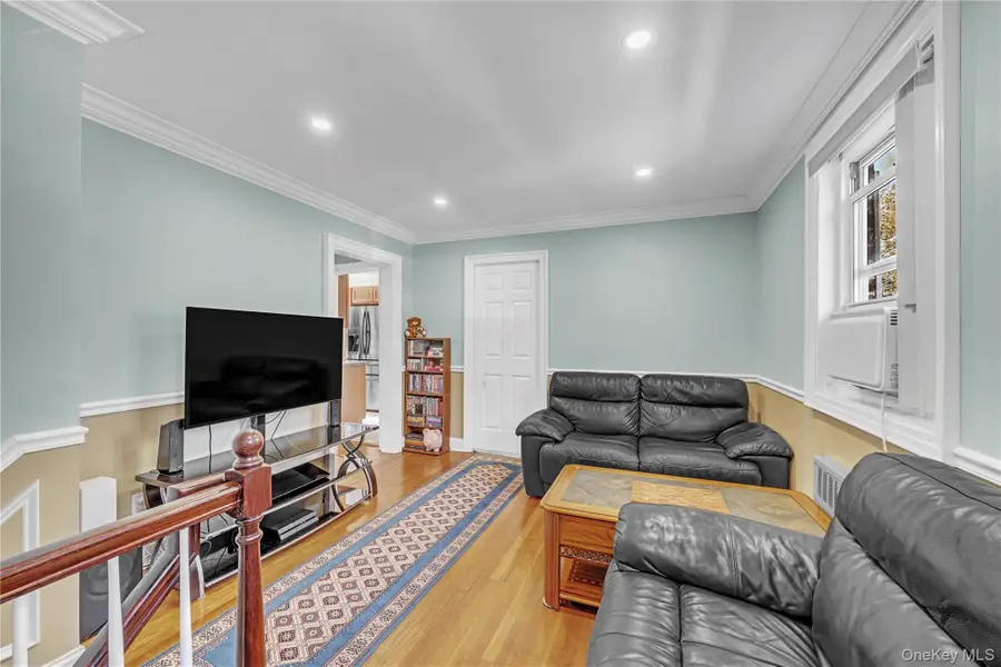 235-10 131st Ave #Upper, Rosedale, NY 11422 - Image #2