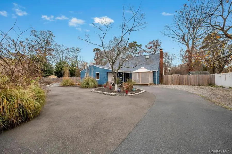 154 Woodland Avenue, Central Islip, NY 11722 - Image #2