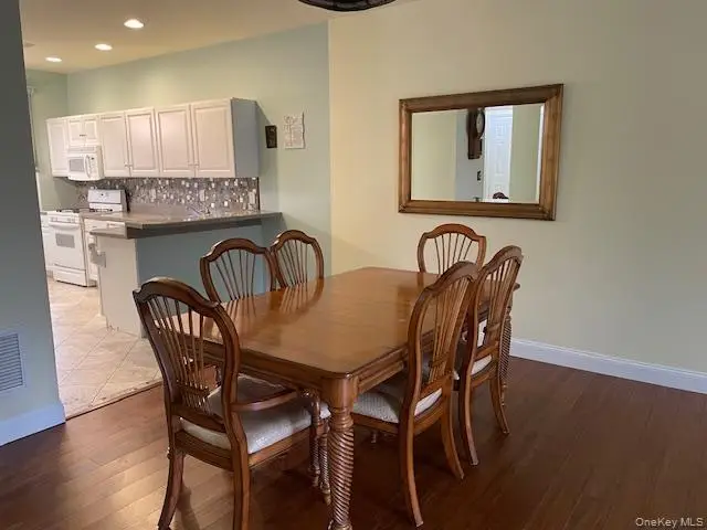 6 Oyster Cove Lane, Blue Point, NY 11715 - Image #2