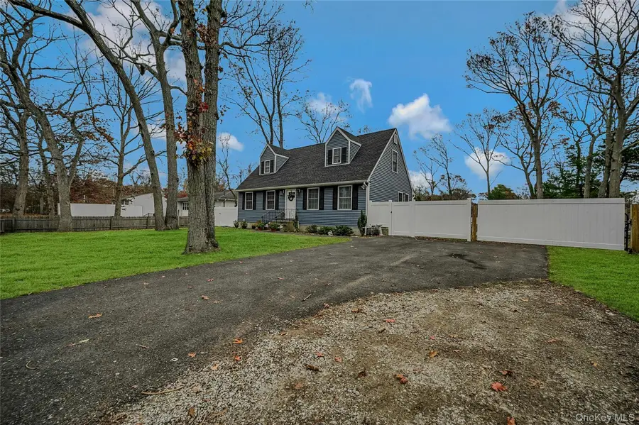 458 Lockwood Drive, Shirley, NY 11967 - Image #2