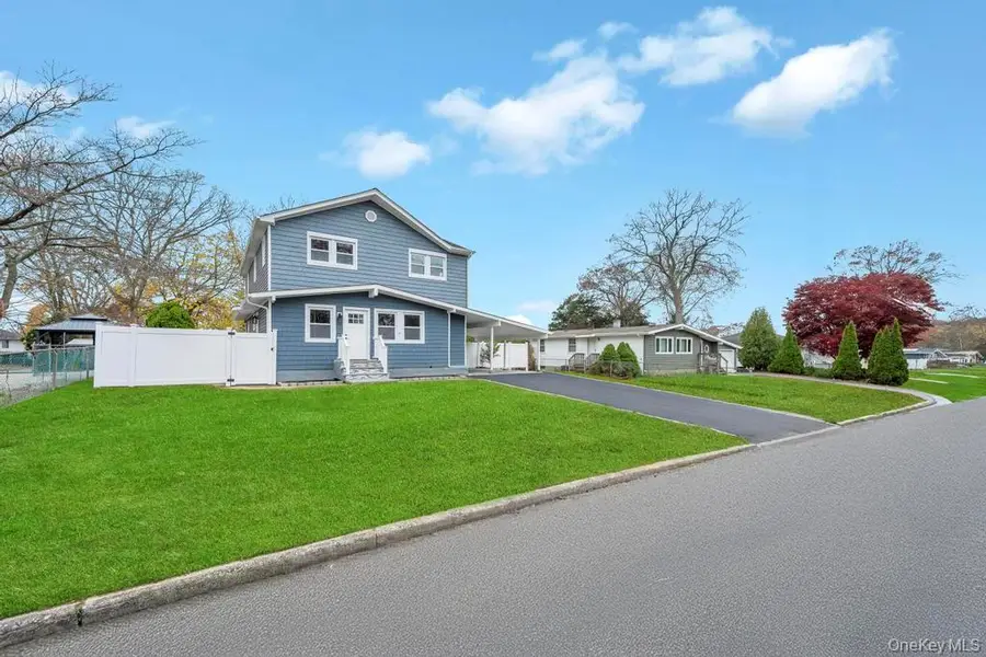 15 Duane Drive, Ronkonkoma, NY 11779 - Image #3