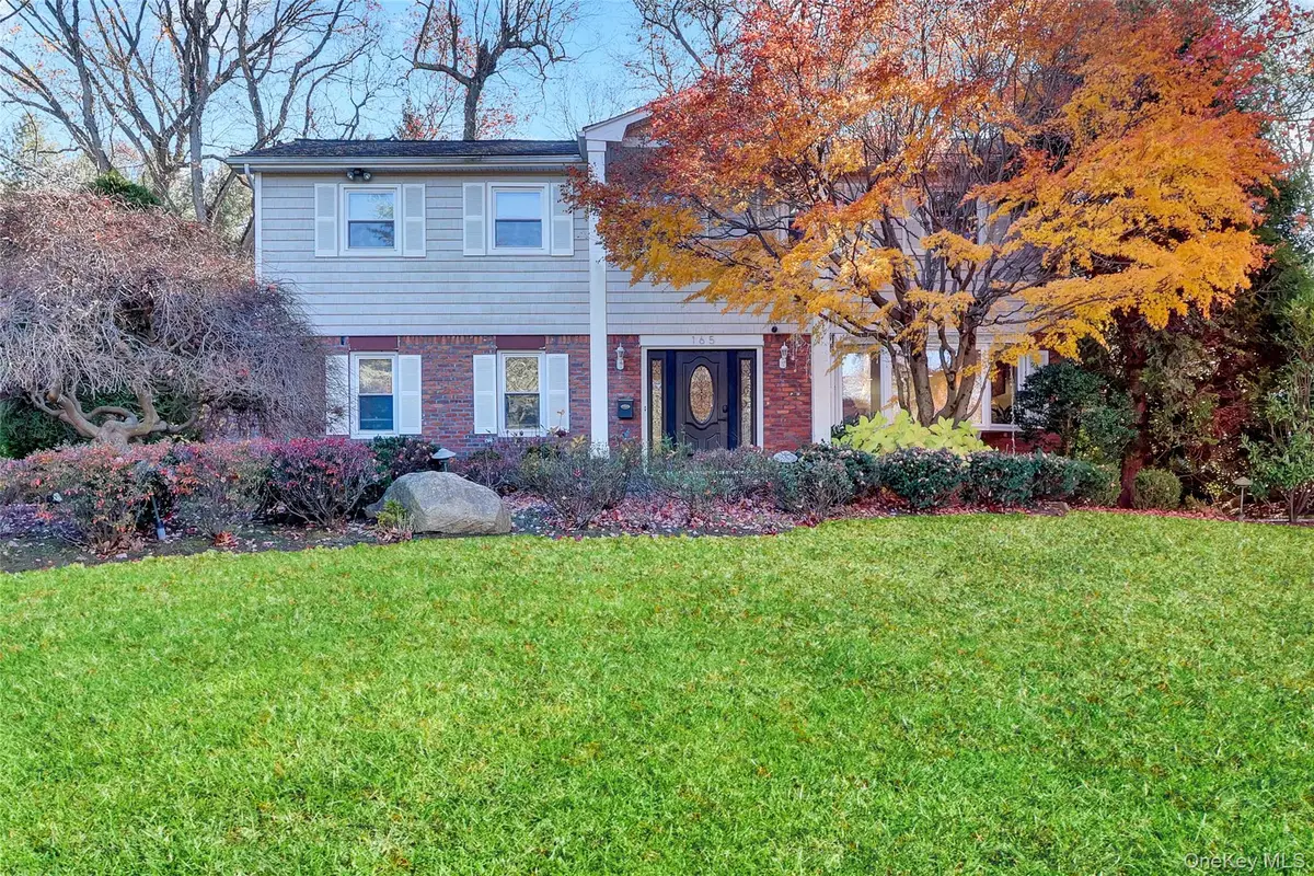 165 Tara Drive, Roslyn, NY 11576 - Image #1