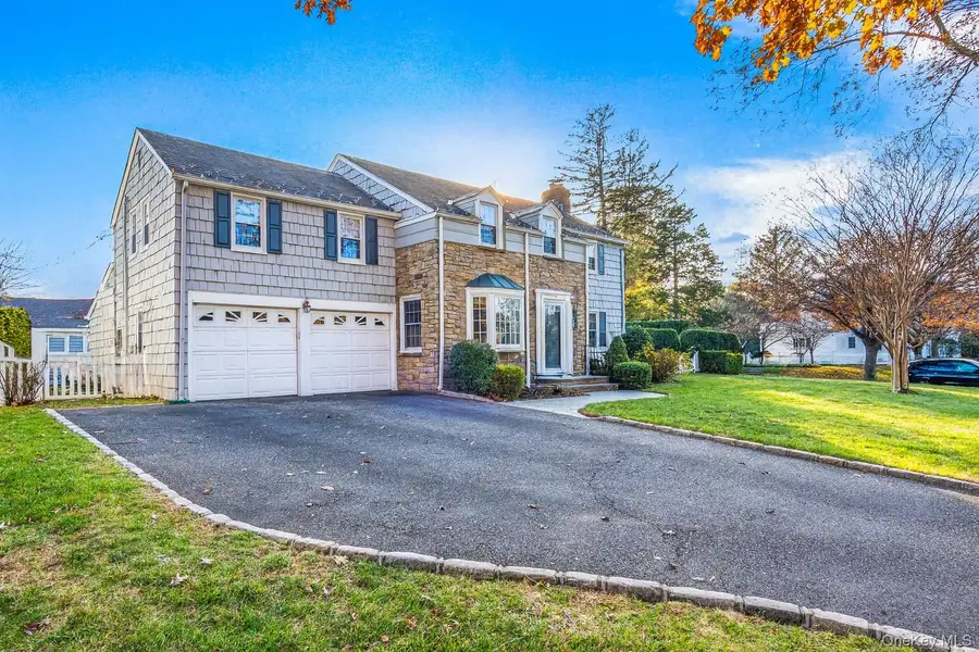 142 Cambridge Avenue, Garden City, NY 11530 - Image #2