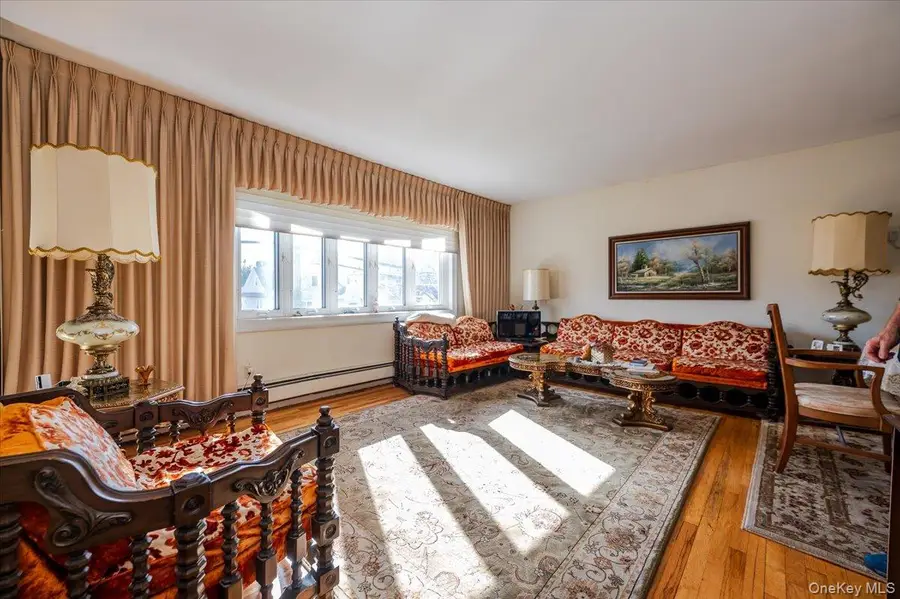 212 Lakeview Avenue, Malverne, NY 11565 - Image #3