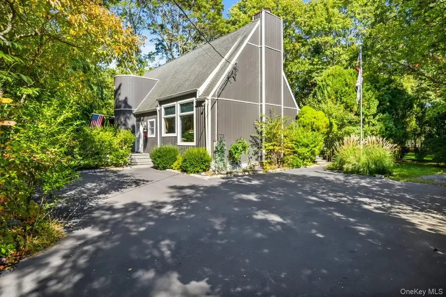 107 Spinney Road, East Quogue, NY 11942 - Image #2