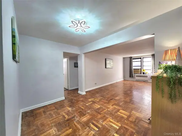 33-27 91 #1J, Jackson Heights, NY 11372