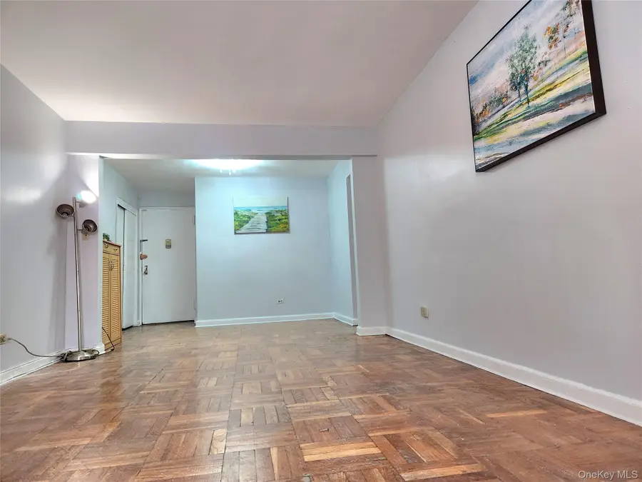 33-27 91 #1J, Jackson Heights, NY 11372 - Image #3