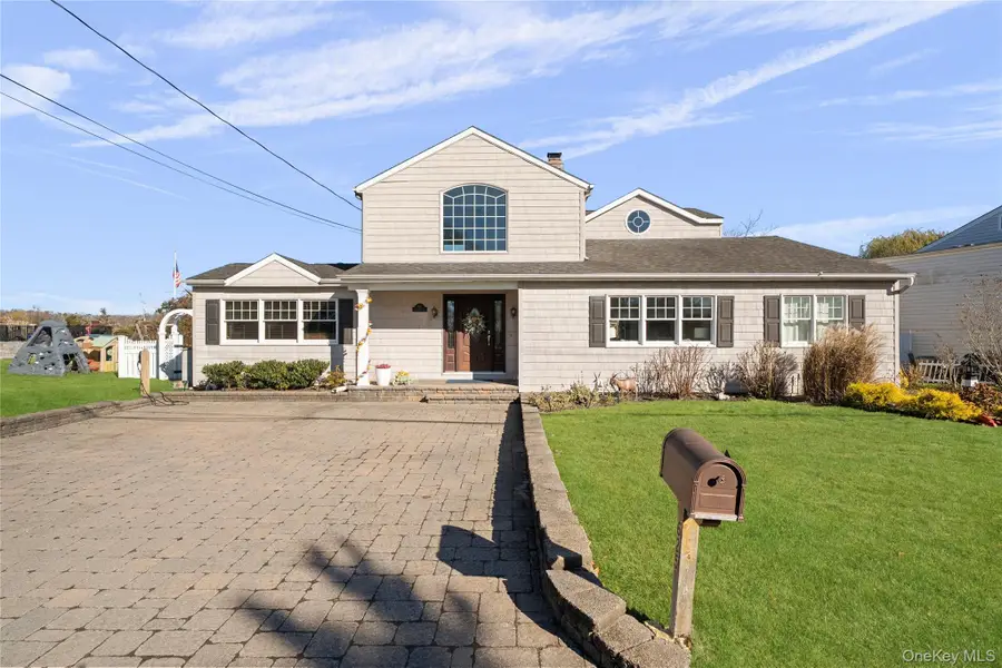 625 Edgewater Road, Oakdale, NY 11769 - Image #3