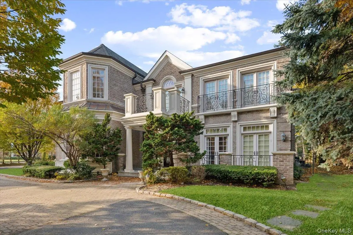 24 Beechwood Drive, Lawrence, NY 11559 - #1