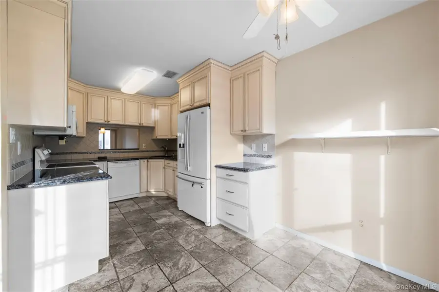 64 Stanford Court, Wantagh, NY 11793 - Image #3