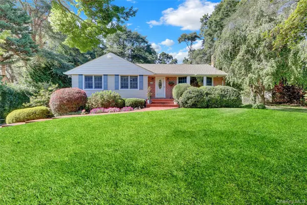 5 Robin Lane, Huntington, NY 11743