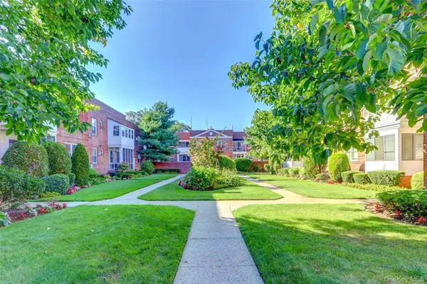 285 Central Avenue #D-7, Lawrence, NY 11559