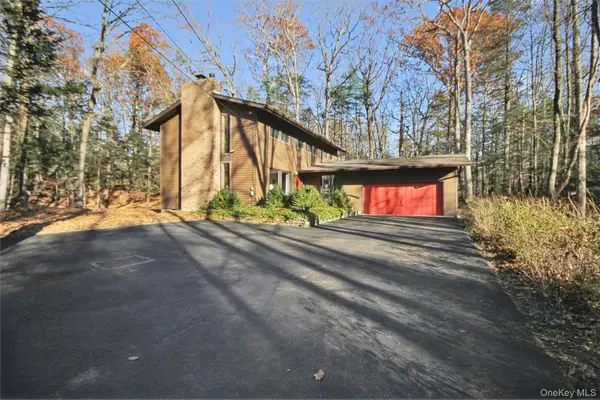 5 Van Court, Hyde Park, NY 12538