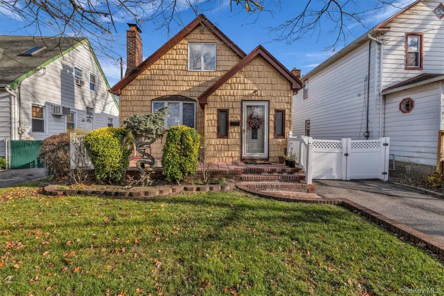 95 Liberty Boulevard, Valley Stream, NY 11580 - Image #2