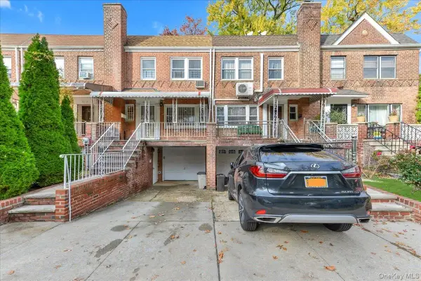 195-31 39 Avenue, Flushing, NY 11358