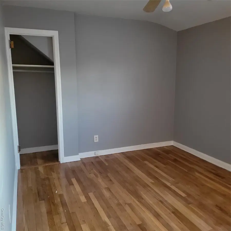 11924 203rd Street, Saint Albans, NY 11412 - Image #3