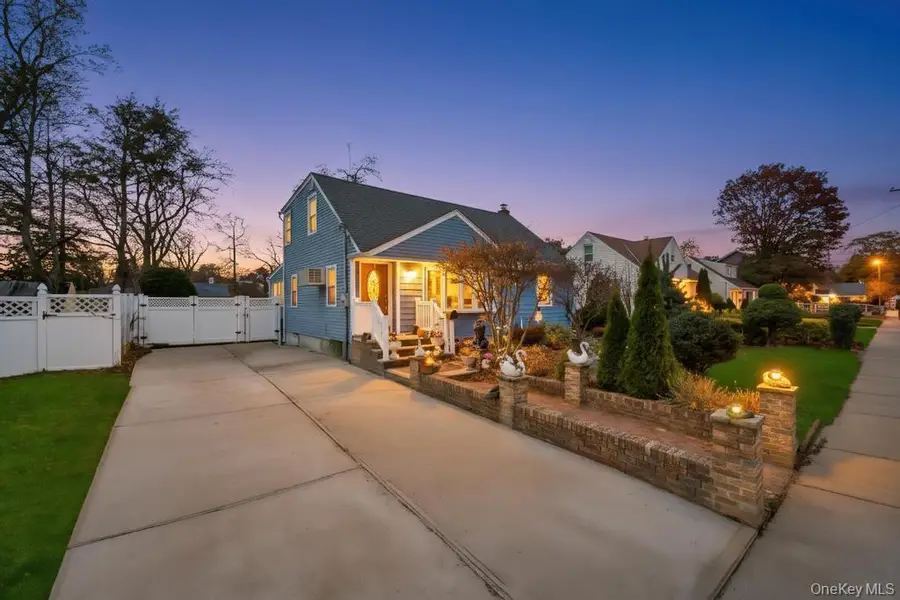 626 Winthrop Drive, Uniondale, NY 11553 - Image #3