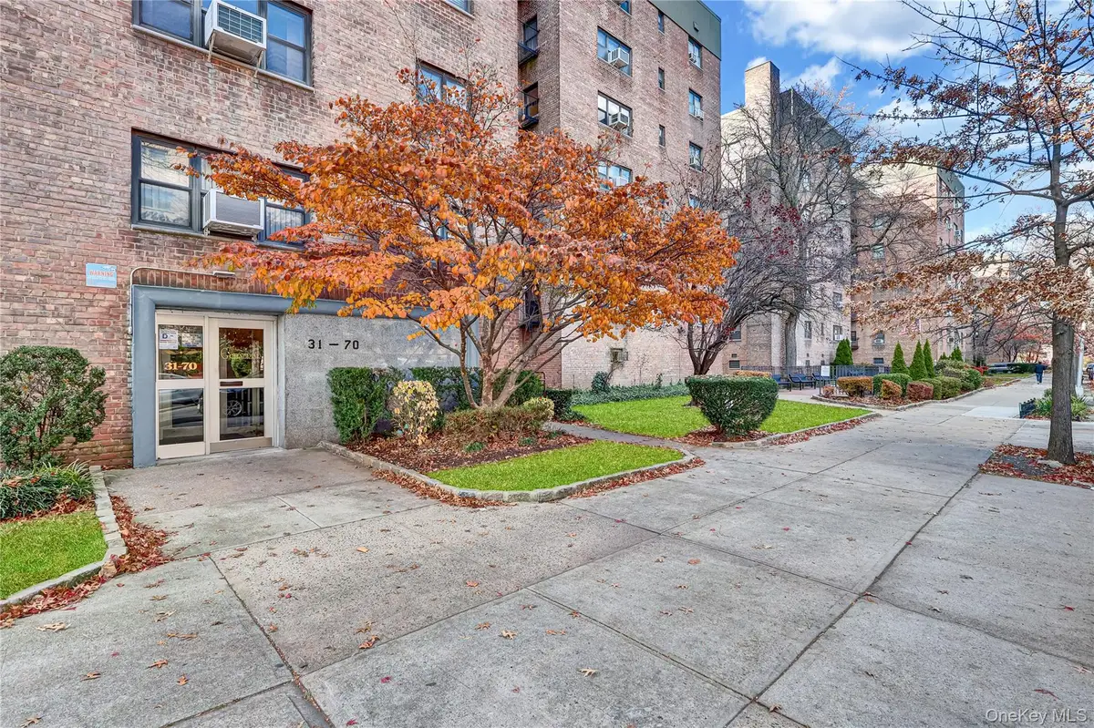 138-70 138 #3H, Flushing, NY 11354 - Image #1