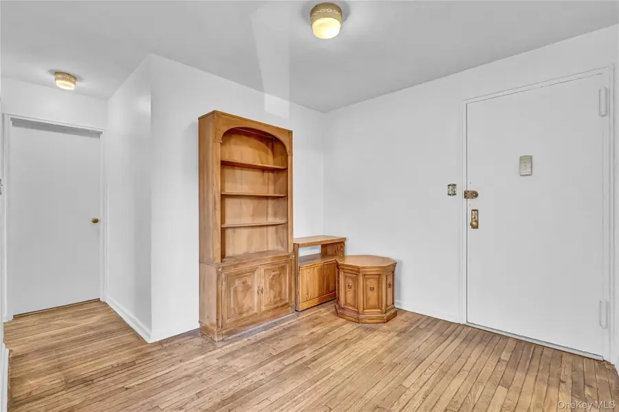 138-70 138 #3H, Flushing, NY 11354 - Image #3