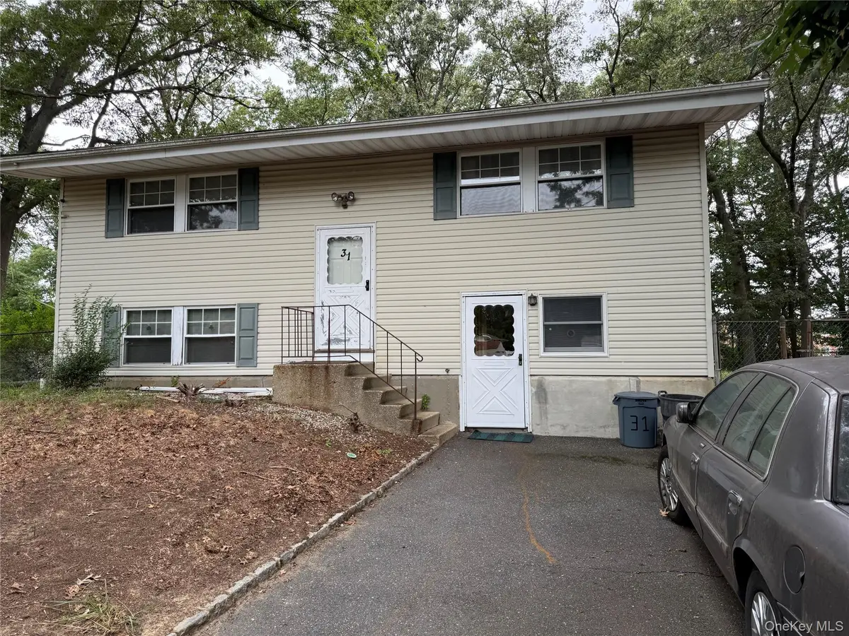 31 Cabin Lane, East Setauket, NY 11733 - Image #1