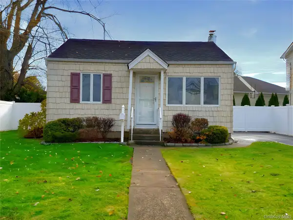 6 Glenda Drive, West Babylon, NY 11704