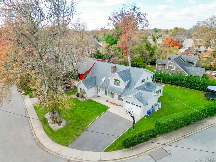 1560 Pebble Lane, Hewlett, NY 11557 - Image #3