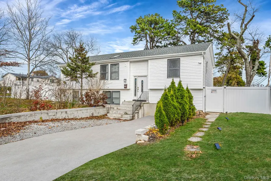 275 Brentwood Parkway, Brentwood, NY 11717 - Image #2