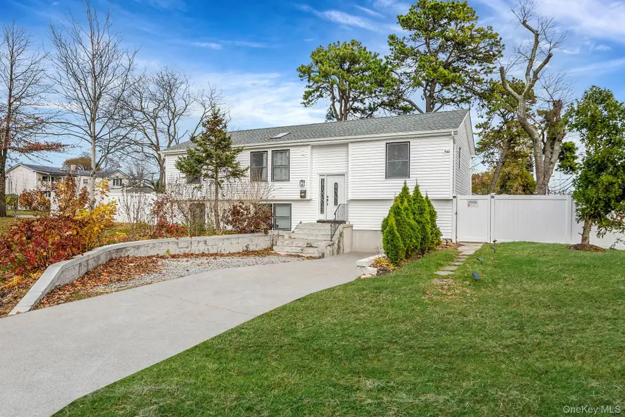 275 Brentwood Parkway, Brentwood, NY 11717 - Image #3