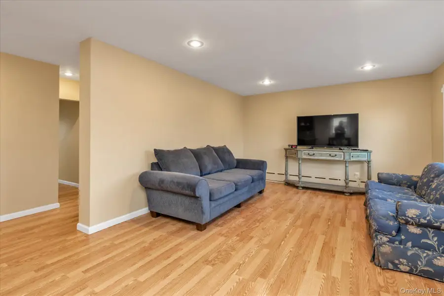 31 Piave Terrace, Lindenhurst, NY 11757 - Image #3