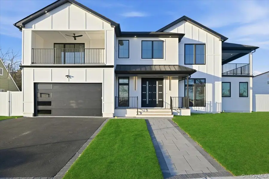 267 Sprucewood Drive, Levittown, NY 11756 - Image #2