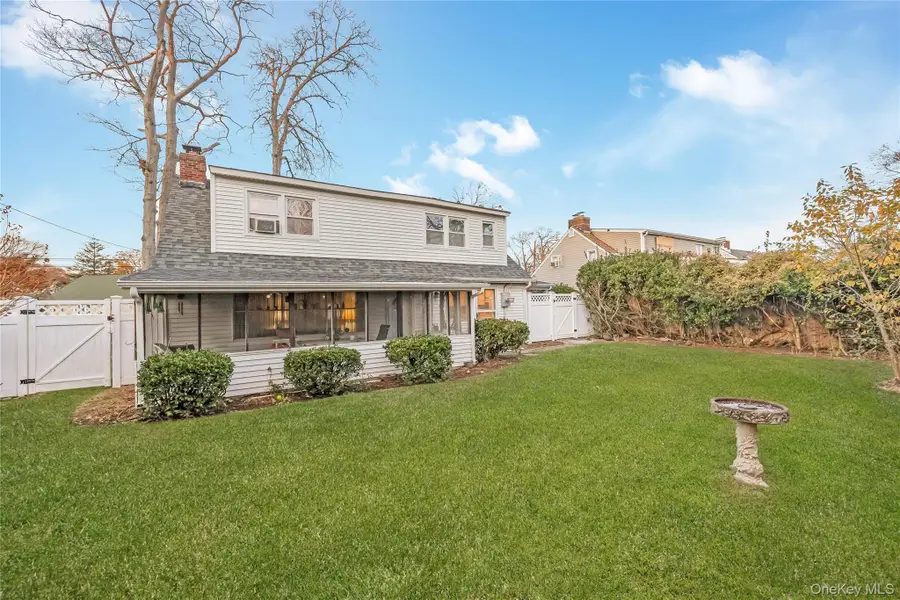 4 Florida Avenue, Copiague, NY 11726 - Image #2