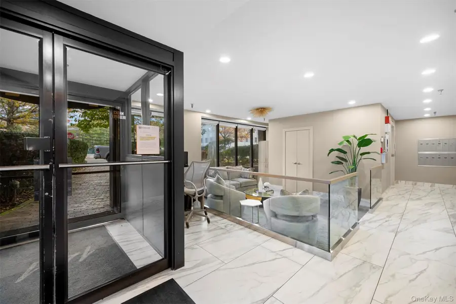 141 Great Neck Road #2G, Great Neck, NY 11021 - Image #3