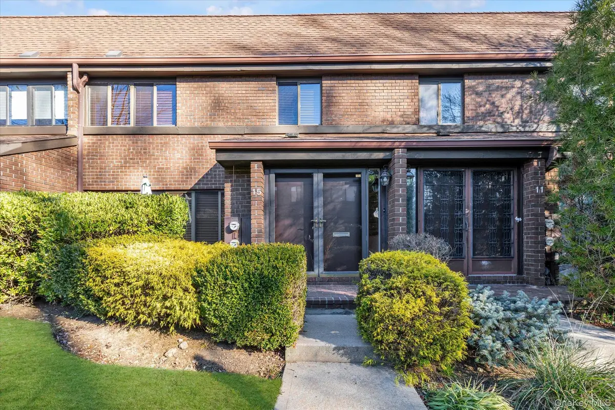 15 Spring Hollow, Roslyn, NY 11576 - Image #1