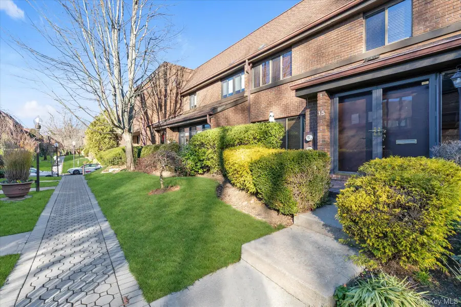 15 Spring Hollow, Roslyn, NY 11576 - Image #2