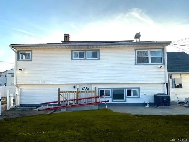 249 Claywood, Brentwood, NY 11717 - Image #2