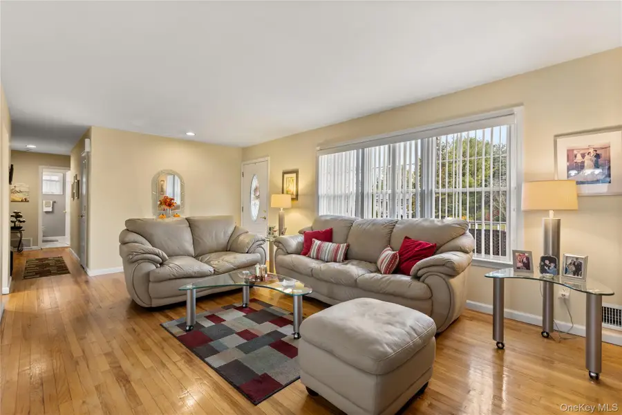 6 Sunny Lane, Bay Shore, NY 11706 - Image #2