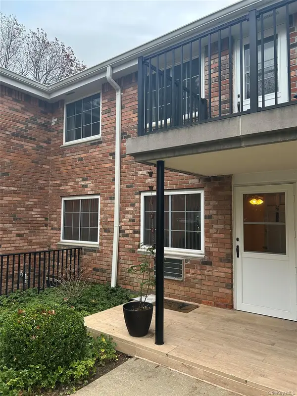 96 Jervis Avenue #96, Farmingdale, NY 11735