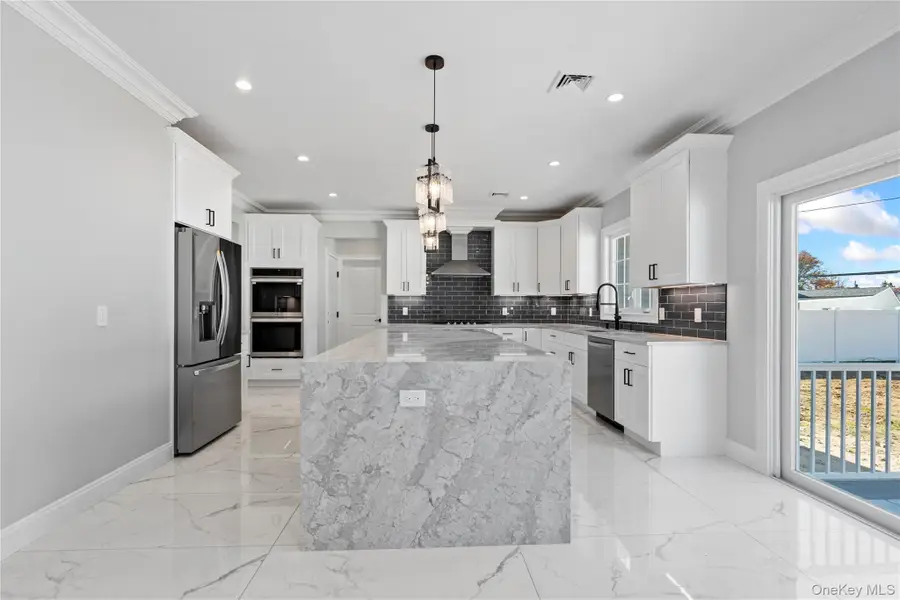 30 Virginia Road, Syosset, NY 11791 - Image #3