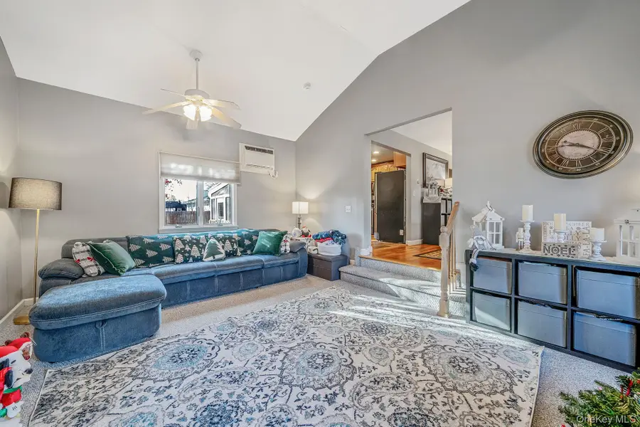 32 Rockledge Drive, Shirley, NY 11967 - Image #3