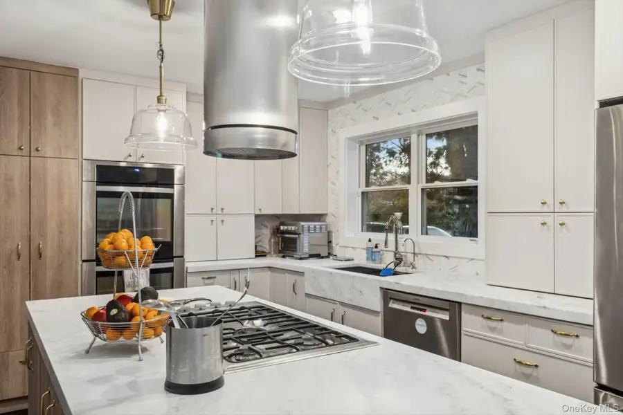 19 Walnut Avenue, East Quogue, NY 11942 - Image #3