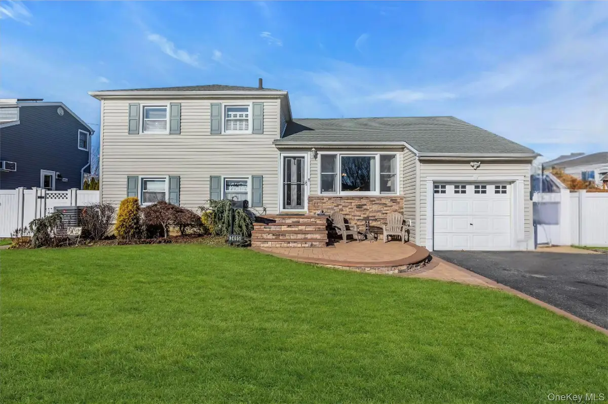 3495 Roanoke Street, Seaford, NY 11783 - Image #1