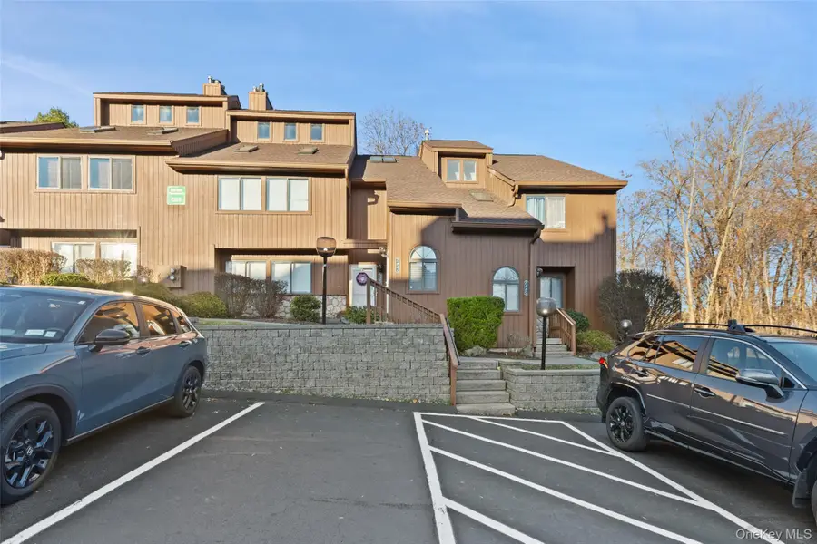 227 Panorama Court, Poughkeepsie, NY 12603 - Image #2