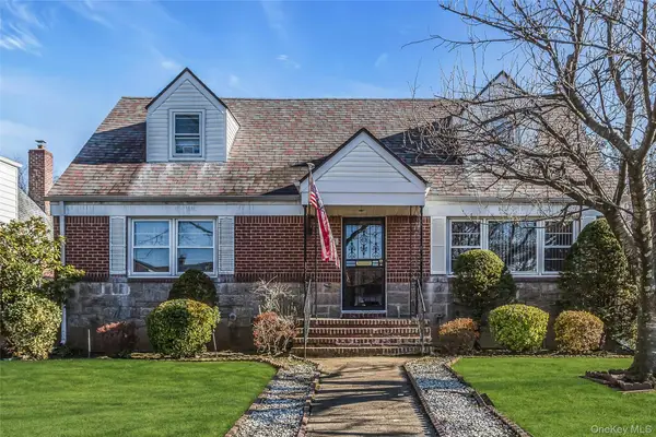 78-37 267th Street, Glen Oaks, NY 11004