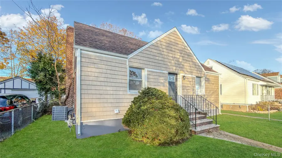 15 Circle Drive, Hempstead, NY 11550 - Image #3