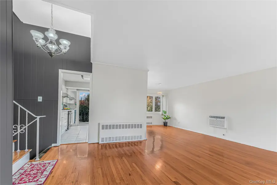 2 Deer Path Lane, Syosset, NY 11791 - Image #2